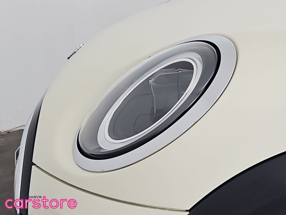 MINI Hatch Cooper Exclusive Pan Roof — thumbnail 16
