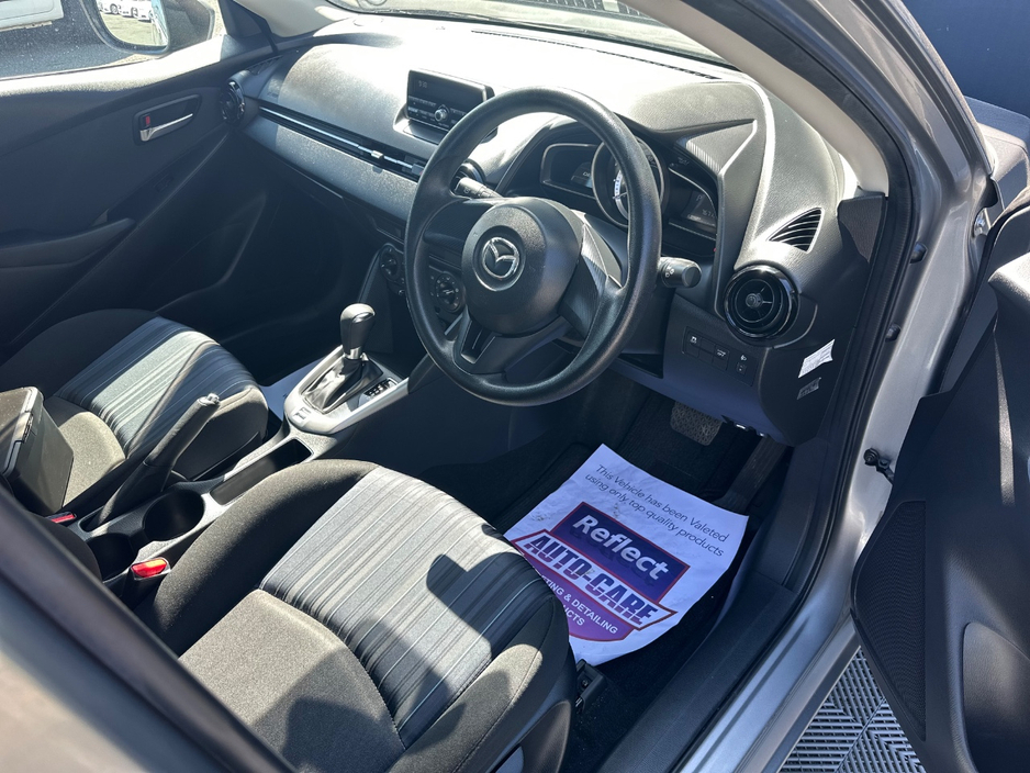 Mazda Demio Auto — thumbnail 9
