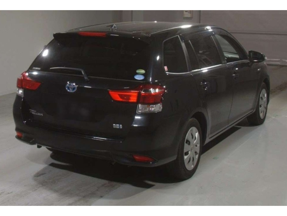 Toyota Corolla 1.5 Corolla Fielder Petrol Hybrid Auto — thumbnail 2