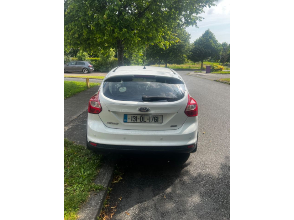 Ford Focus 1.6 Zetec Hatchback Diesel Manual (115bhp) — thumbnail 3
