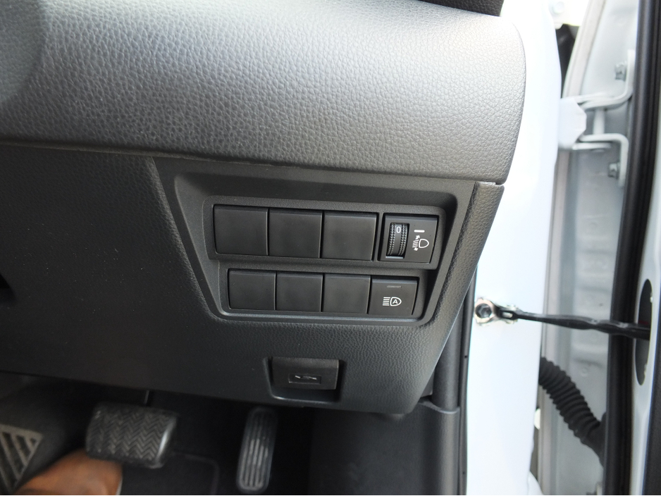 2023 Toyota Yaris Cross 1.5L Petrol Hybrid For Sale Images
