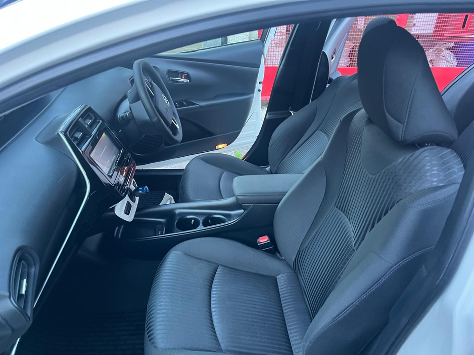 2017 Toyota Prius 1.8L Petrol Hybrid For Sale Images