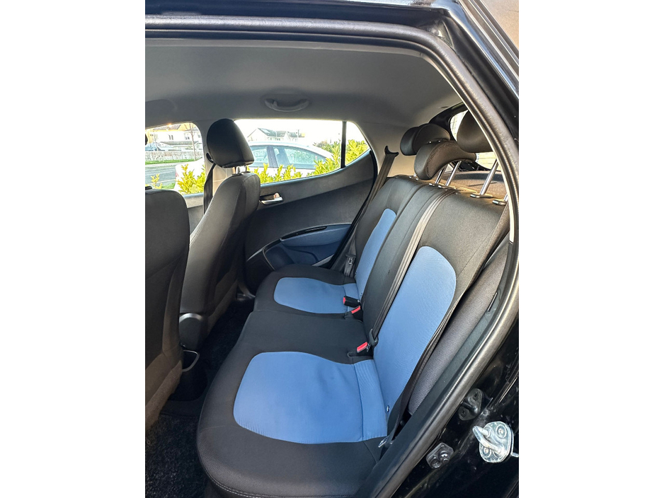 Hyundai i10 DELUXE 4DR — thumbnail 13