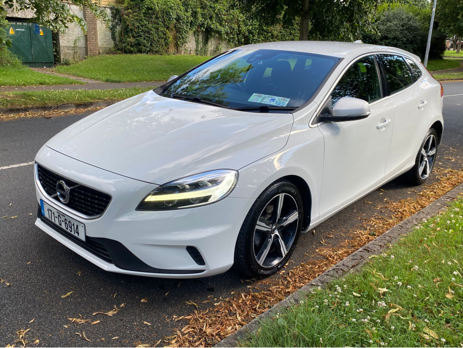 2017 Volvo V40 2L Diesel For Sale Images