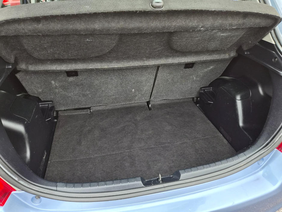 2011 Toyota Yaris 1L Petrol For Sale Images