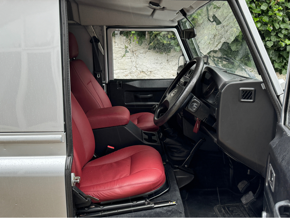 2011 Land Rover Defender 2.4L Diesel For Sale Images