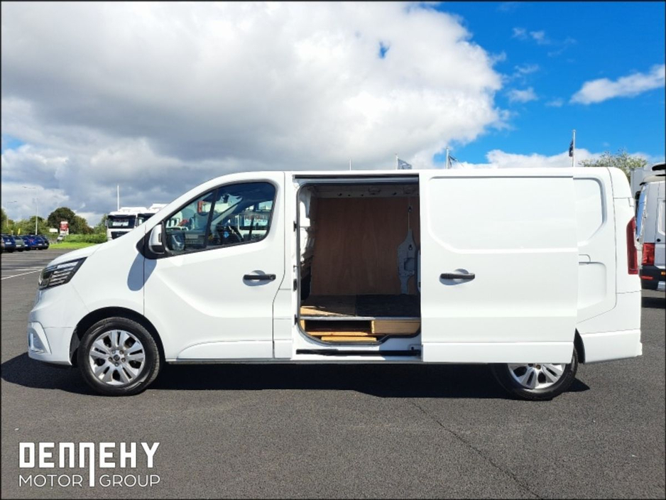 2023 Renault Trafic 2.0L Diesel For Sale Images