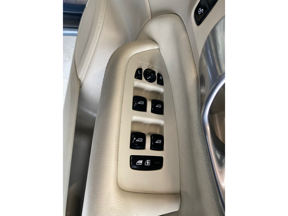 2023 Volvo XC90 2L Petrol Plug-in Hybrid For Sale Images