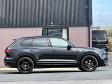 2022 Volkswagen Touareg 3L Diesel For Sale Images
