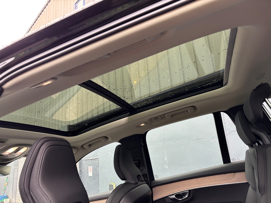 2025 Volvo XC90 2L Hybrid For Sale Images