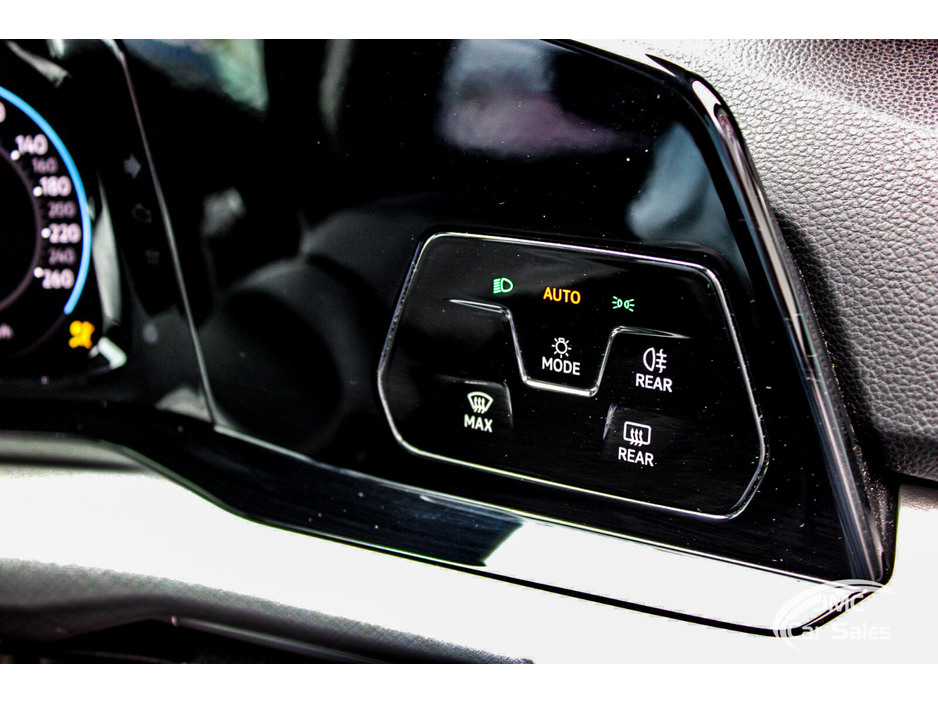 2022 Volkswagen Golf 2L Diesel For Sale Images