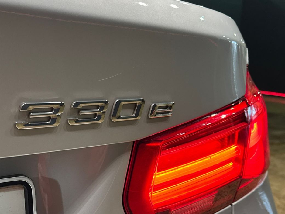 BMW 3 Series 2.0 HYBRID AUTOMATIC - E LUXURY PERFORMANCE - CREAM BEIGE LEATHER - FACTORY ALLOYS - REVERSE CAMERA/PARKING RADAR — thumbnail 14