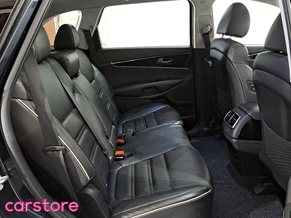 Kia Sorento 2.2 GT Line A/T * Full Kia Service History * 1 Owner Car — thumbnail 13