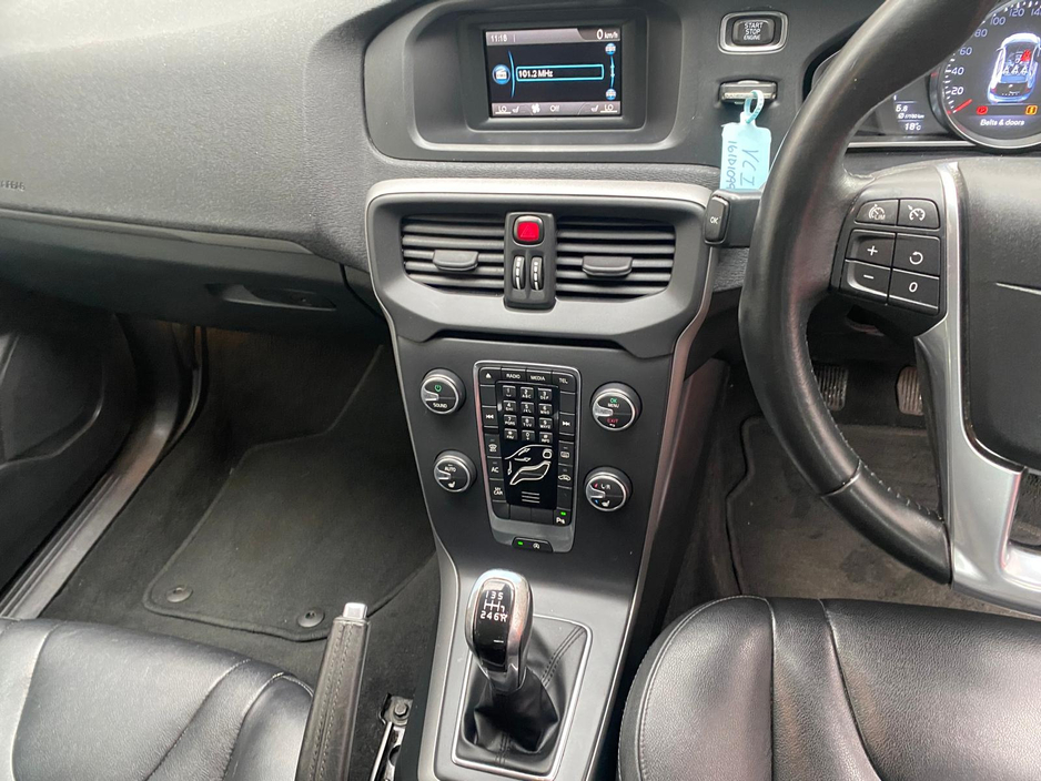 2016 Volvo V40 2L Diesel For Sale Images