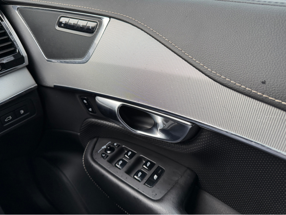 2017 Volvo XC90 2L Petrol Plug-in Hybrid For Sale Images