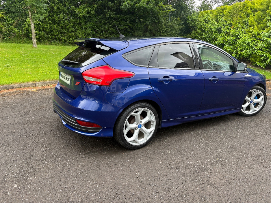 Ford Focus 1.0 ECOBOOST ZETEC 125PS 5DR T — thumbnail 6