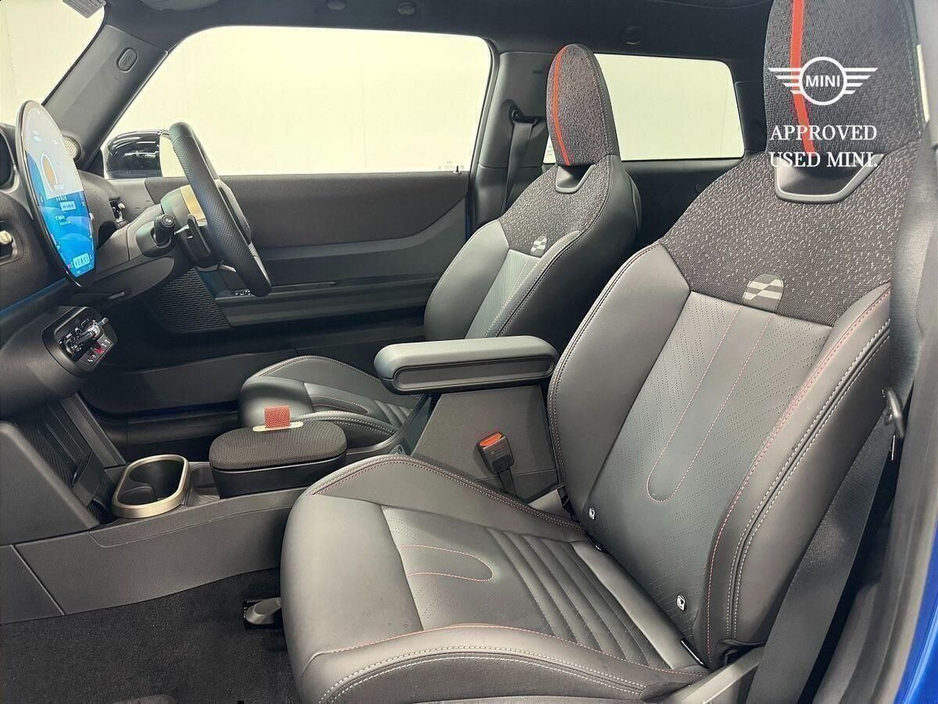 2025 MINI Hatch 2L Petrol For Sale Images