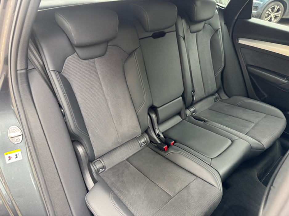 2023 Audi Q5 2.0L Petrol Plug-in Hybrid For Sale Images