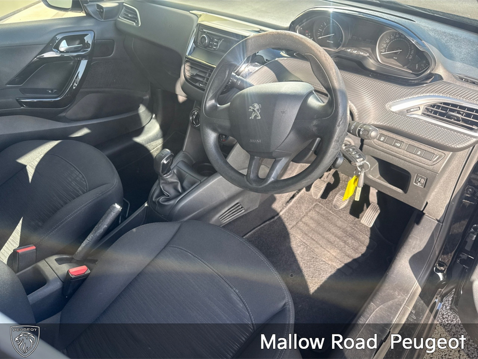Peugeot 208 ACCESS 1.2 68 4DR — thumbnail 2
