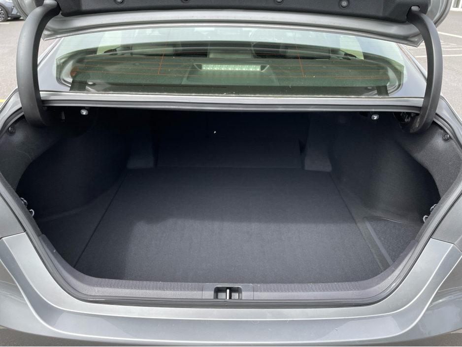 2022 Toyota Camry 2.5L Petrol Hybrid For Sale Images