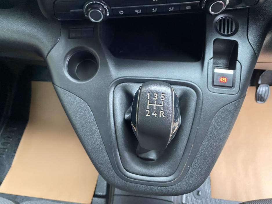 2021 Peugeot Partner 1.5L Diesel For Sale Images
