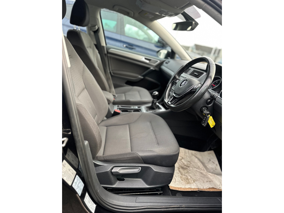 2016 Volkswagen Golf 1.6L Diesel from Mulvihill Motors CarsIreland.ie