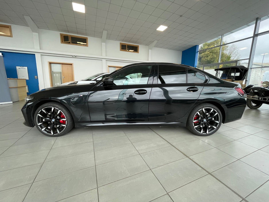 2025 BMW 3 Series 2L Petrol Plug-in Hybrid For Sale Images