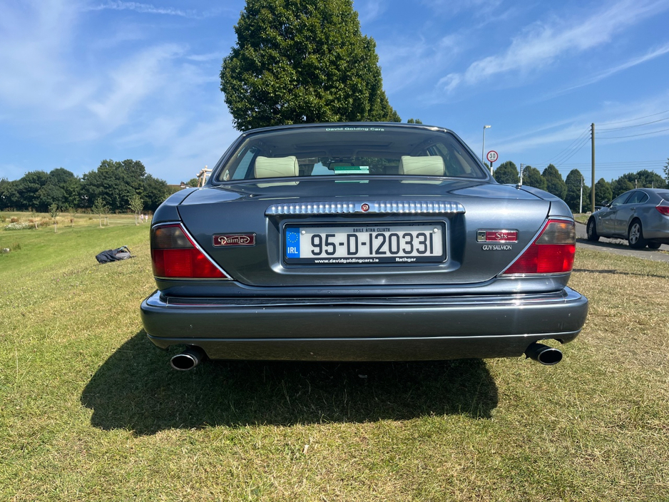 1995 Daimler Saloon 4.1L Petrol For Sale Images