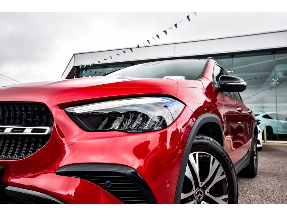 Mercedes-Benz GLA Class 200d Progressive Night Pack Auto — thumbnail 5