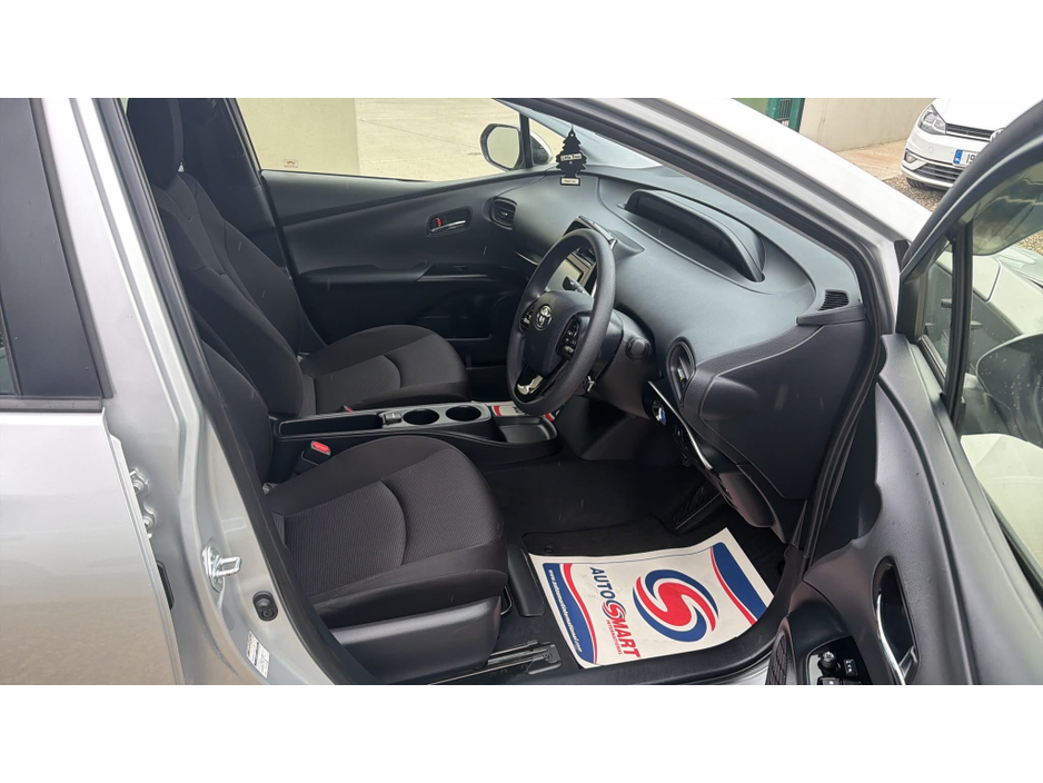 2021 Toyota Prius 1.8L Hybrid For Sale Images