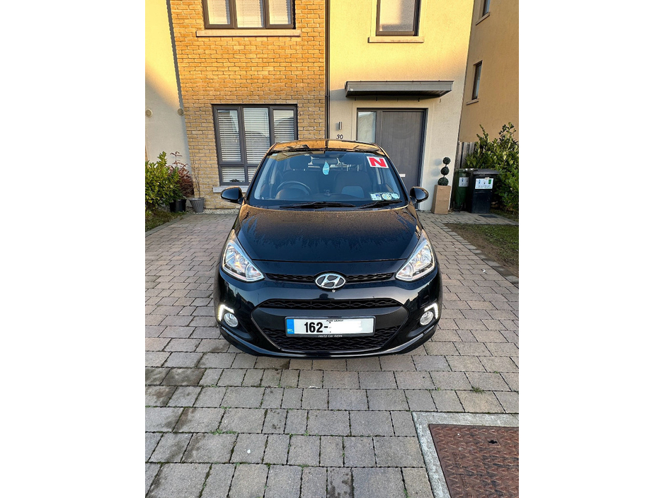 Hyundai i10 DELUXE 4DR — thumbnail 2