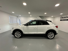 2021 Volkswagen T-Roc 2L Diesel For Sale Images