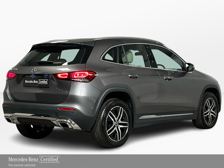 Mercedes-Benz GLA Class GLA 200 d Auto Progressive - 18 Inch Alloys - KEYLESS access - Rear View Camera - Heated Seats - Active Parking Assist Function — thumbnail 3