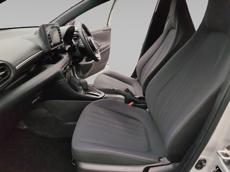 Toyota Yaris 1.5 Petrol Auto — thumbnail 8
