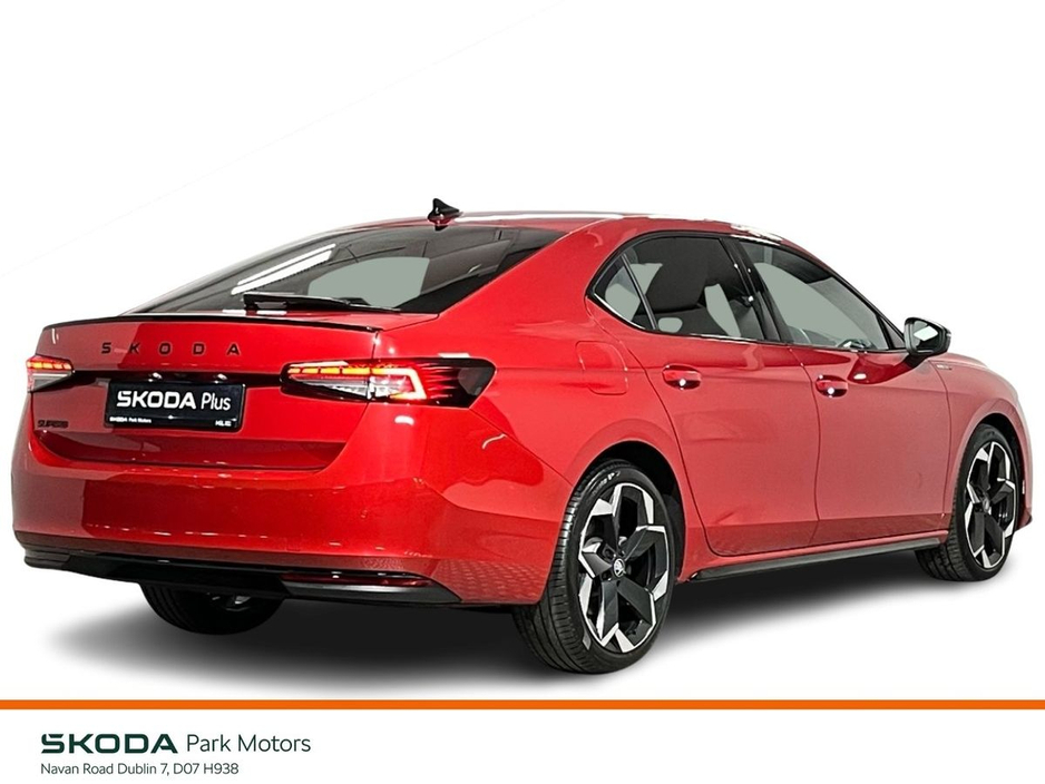 Skoda Superb Sportline DSG 2.0 TDI 150BHP - Reversing Camera - Ambient Lighting - Climate Control - Electric Heated Memory Seats - Keyless Start - Apple CarPlay/Android Auto — thumbnail 4