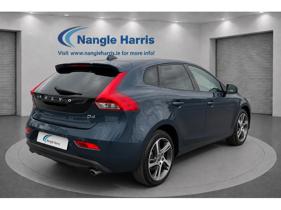 2018 Volvo V40 2L Diesel For Sale Images