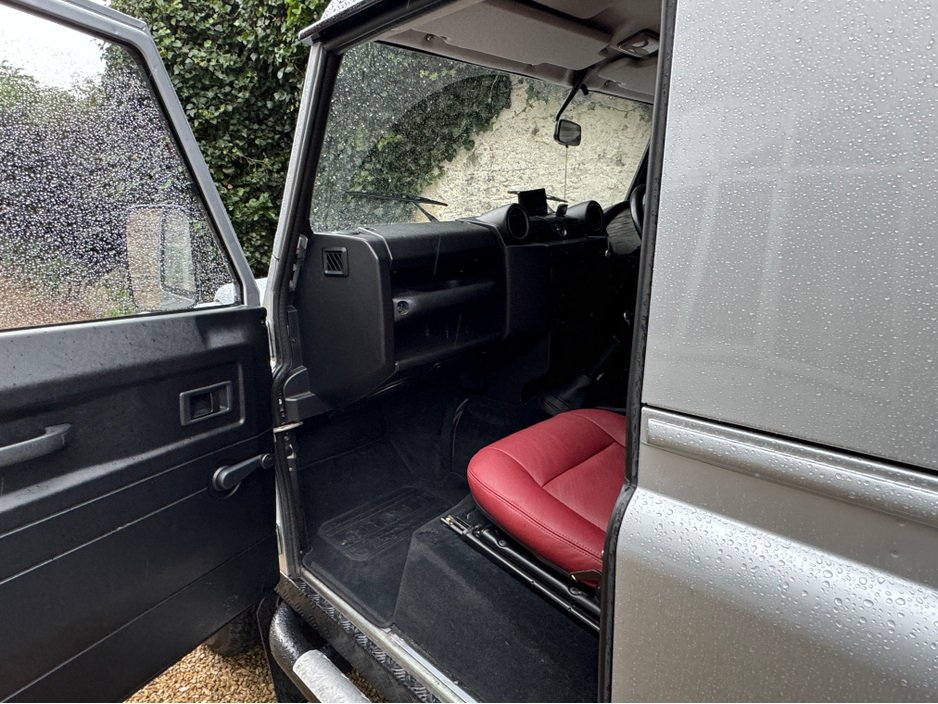 2011 Land Rover Defender 2.4L Diesel For Sale Images