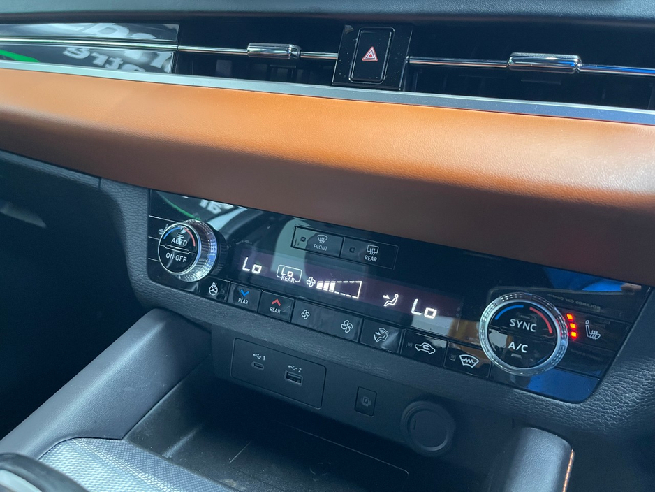 2022 Mitsubishi Outlander 2.4L Petrol Plug-in Hybrid For Sale Images