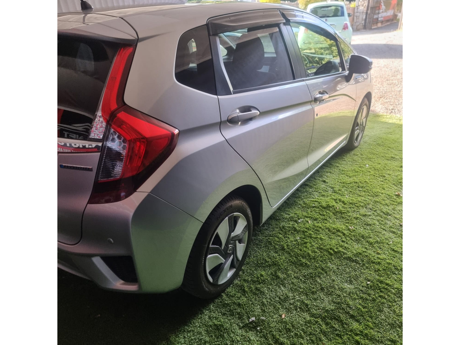 Honda Fit 2015 Honda Fit/ Jazz Automatic Hybrid — thumbnail 5