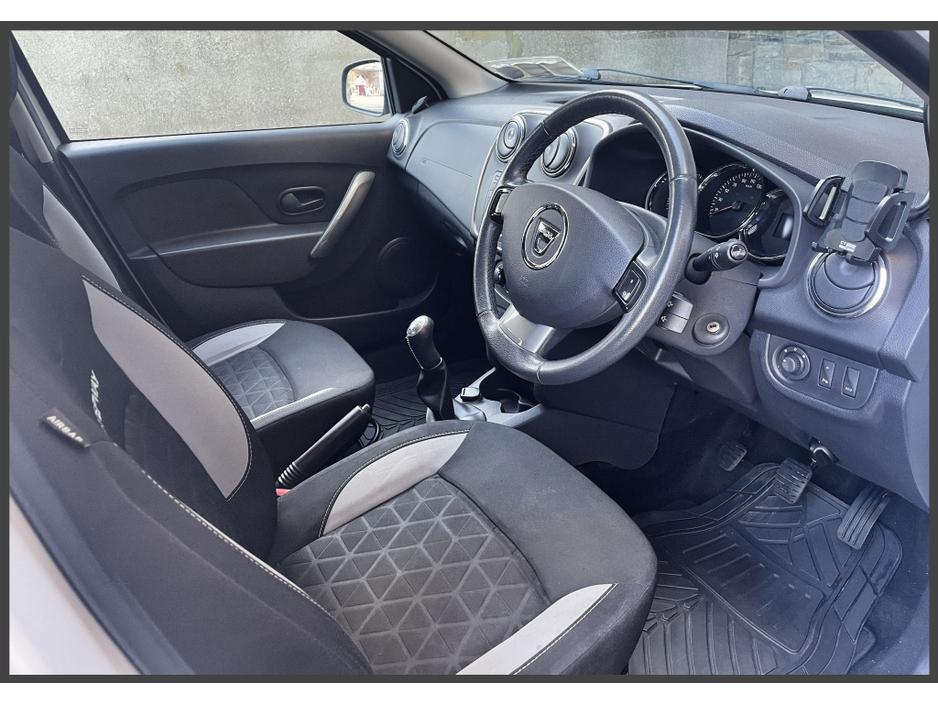 Dacia Sandero STEPWAY SIGNATURE 1.5 DCI 90 4 — thumbnail 16