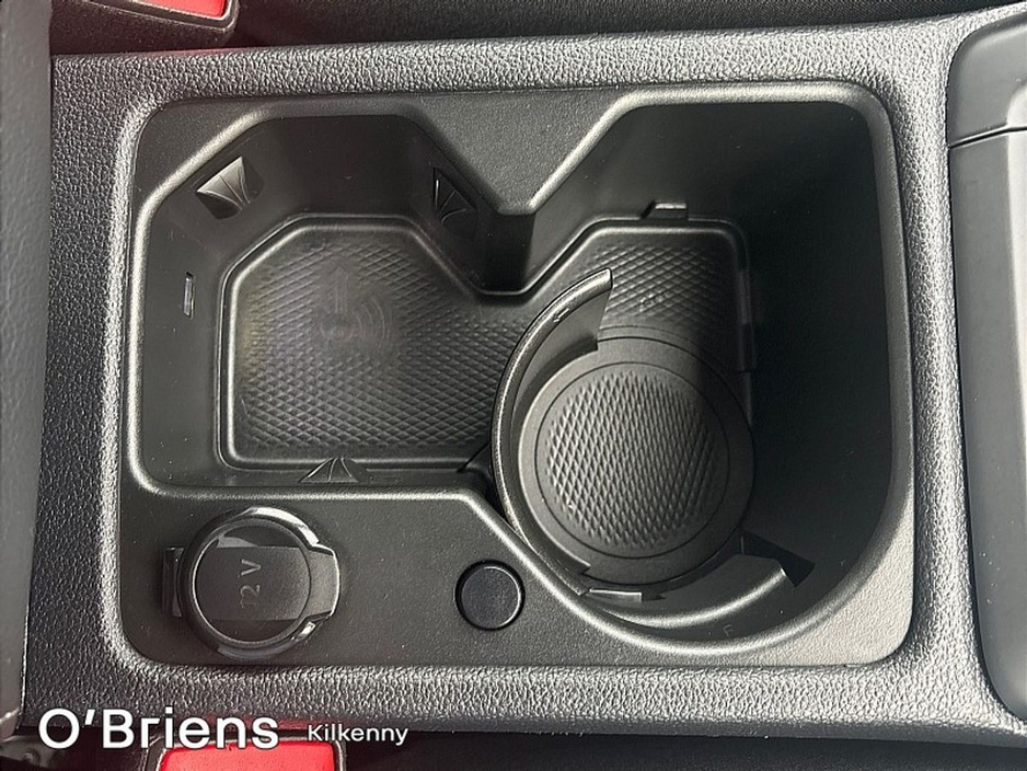 Volkswagen Golf 1.0 TSI 110HP Life 1 OWNER - PRISTINE CAR - IN STOCK & READY FOR COLLECTION — thumbnail 16