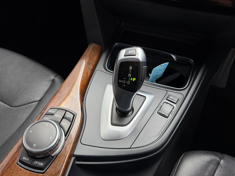 BMW 3 Series 320D SE LUXURY DIESEL AUTOMATIC // FULL HEATED ELECTRIC LEATHER // LANE ASSIST // PRIVACY PACK // STUNNING EXAMPLE // AA APPROVED 2026 — thumbnail 37