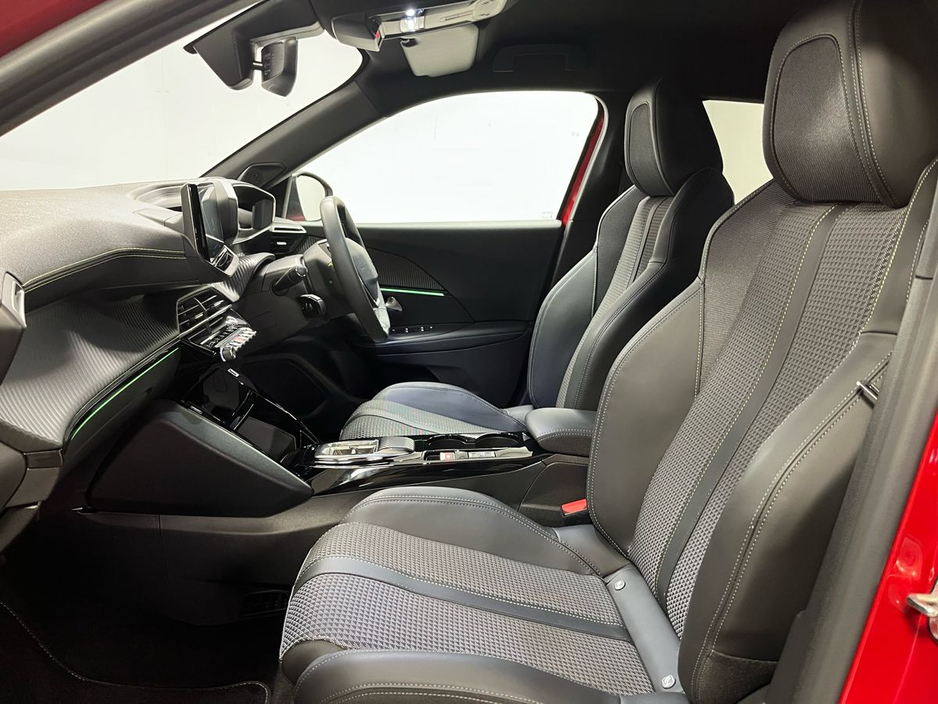 Peugeot 2008 GT EV 50kWh 136BHP - Reversing Camera - Sat Nav - Hheated Seats - Climate Control - Cruise Control - Keyless Start - Apple CarPlay/Android Auto — thumbnail 19