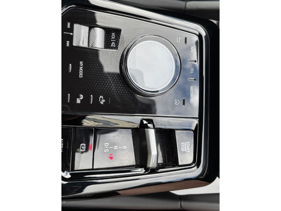 2025 BMW 5 Series 2L Petrol Plug-in Hybrid For Sale Images