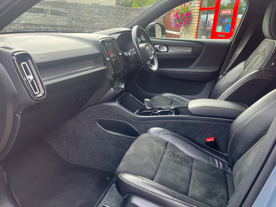2021 Volvo XC40 1.5L Hybrid For Sale Images