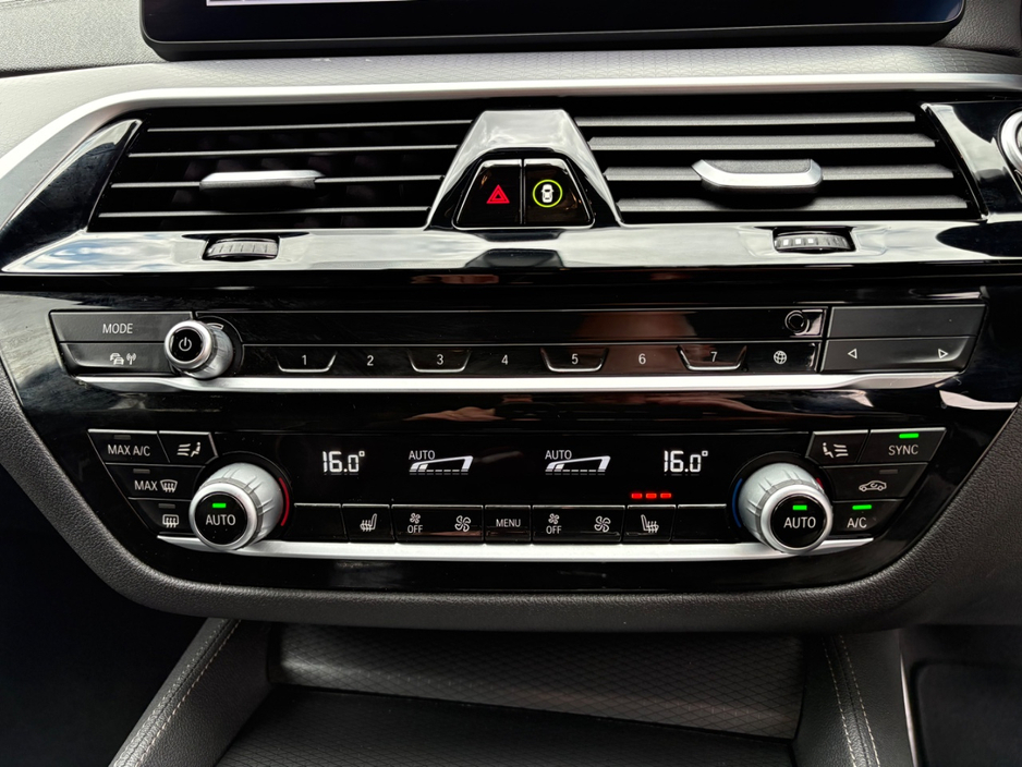 2022 BMW 5 Series 2L Petrol Plug-in Hybrid For Sale Images