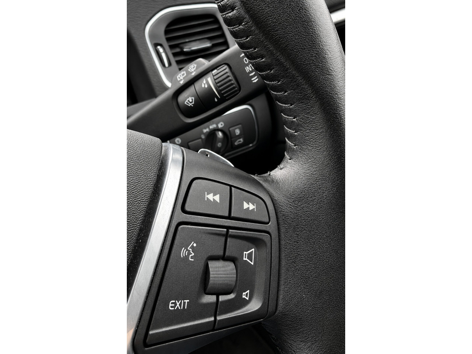 2016 Volvo V60 2L Diesel For Sale Images
