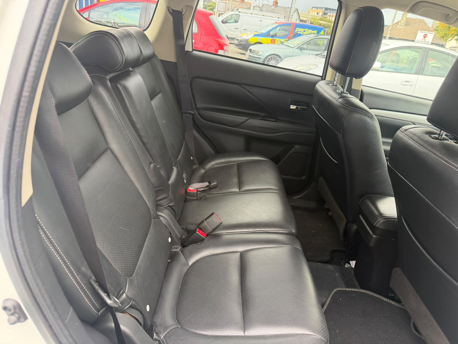 2015 Mitsubishi Outlander 2L Petrol Plug-in Hybrid For Sale Images