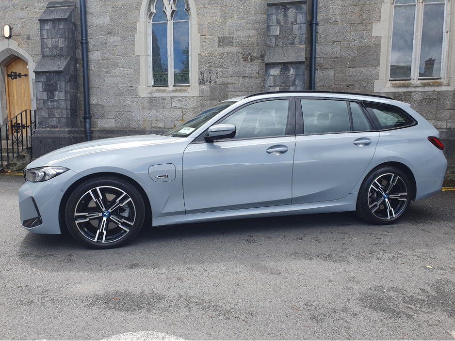 2023 BMW 3 Series 2L Petrol Plug-in Hybrid For Sale Images