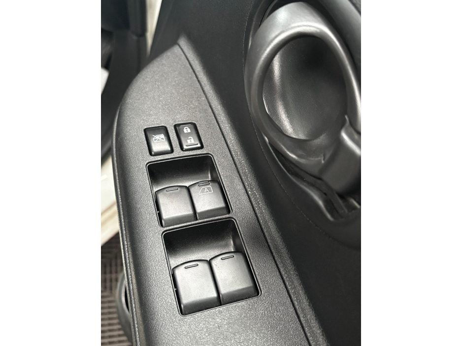 Nissan March 1.2 5dr — thumbnail 13